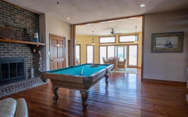 2-story 5 Bed, 5.5 Bath Oceanfront Home Sleeps 18, 4-seat Golf Cart is Included