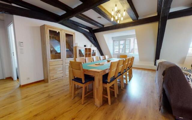 Aux Bijoux de Colmar - Le Saphir - 1 PARKING GRATUIT