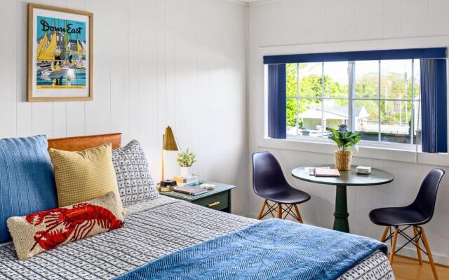 Seascape Motel & Cottages