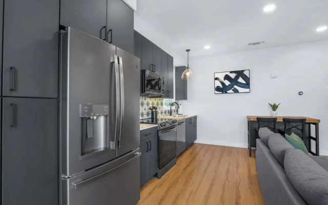 Creekside Modern Condo for 4