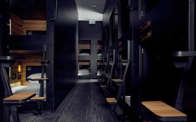 Capsule Hotel