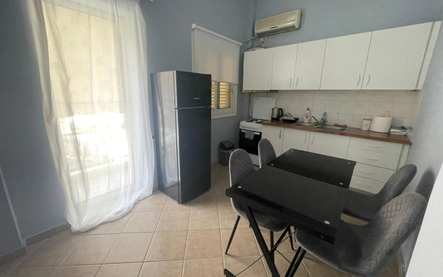 Roof garden apartment near Piraeus port & metro st