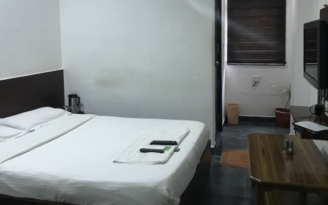Oyo Rooms Near Gokul Das Hospital