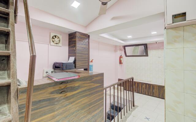 SPOT ON MUM2048 Gulzar Hotel