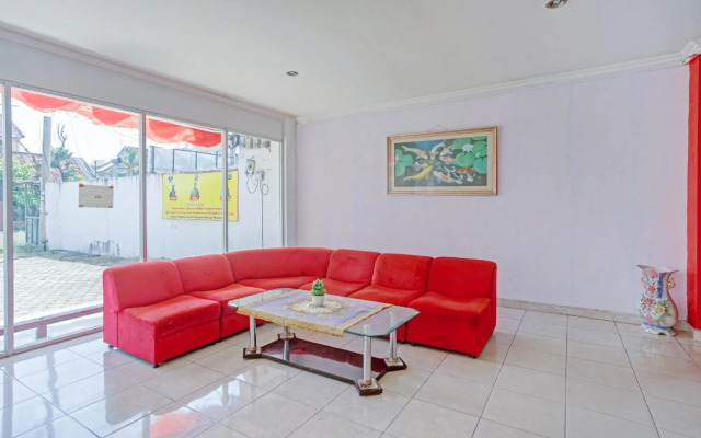 Pelangi Residence by OYO Rooms