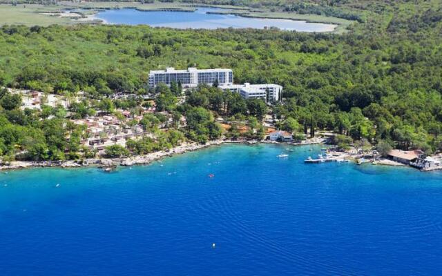 Hotel Beli Kamik I i II