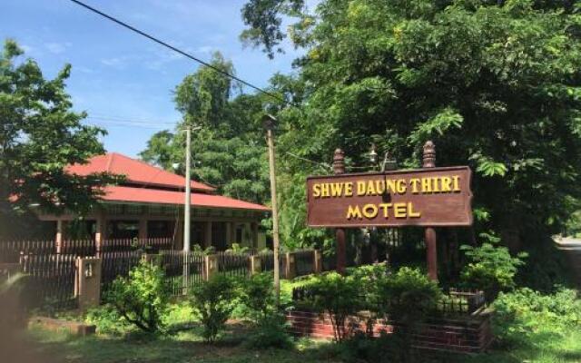 Shwe Daung Thiri Motel - Burmese Only