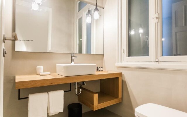 Monk Monastiraki Suites