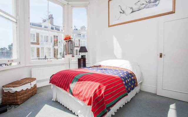 Beautiful and Light Chelsea 1 Bed Apartment