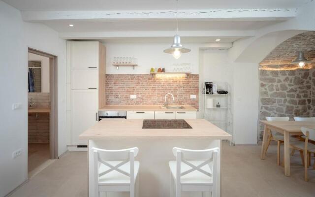 Exclusive Boutique Seaside Suites