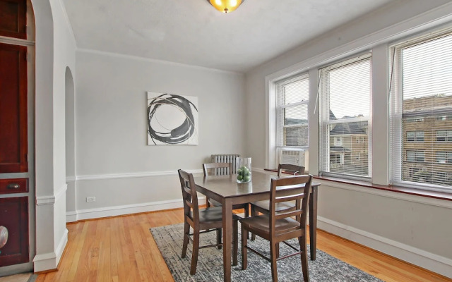 Prime 1BR Apt - Cullom F2