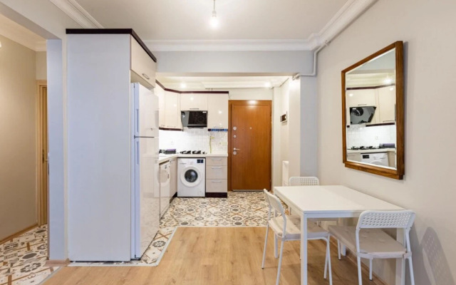 Lovely Central Flat Near Metro Station in Sisli