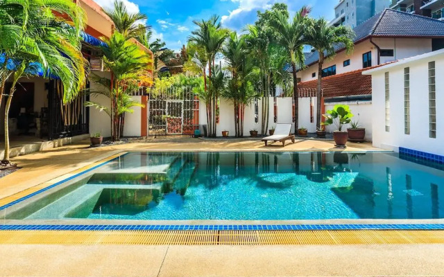 Jungceylon Villa in Patong by Lofty