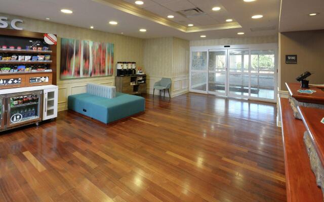 Hampton Inn & Suites Clinton - I-26