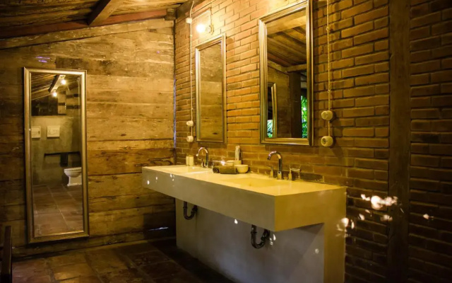 WAHYU Joglo Seminyak Lux