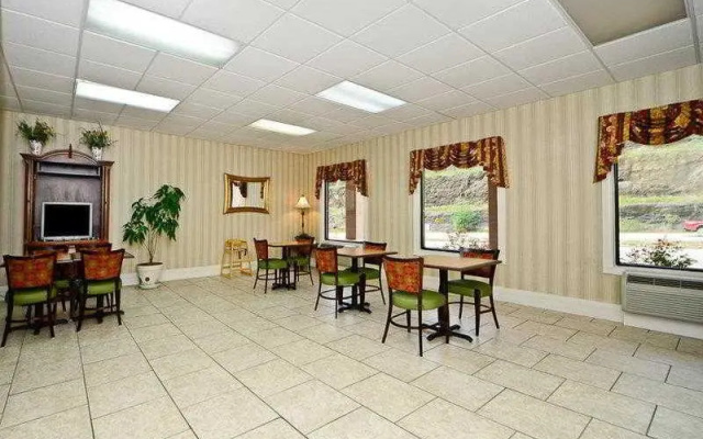 Manchester Heritage Inn & Suites