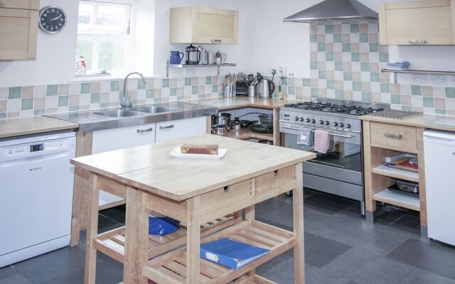 Bunk House - 4 Bedroom - Llangenith