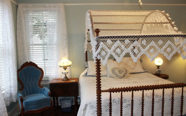 Victorian House Bed & Breakfast