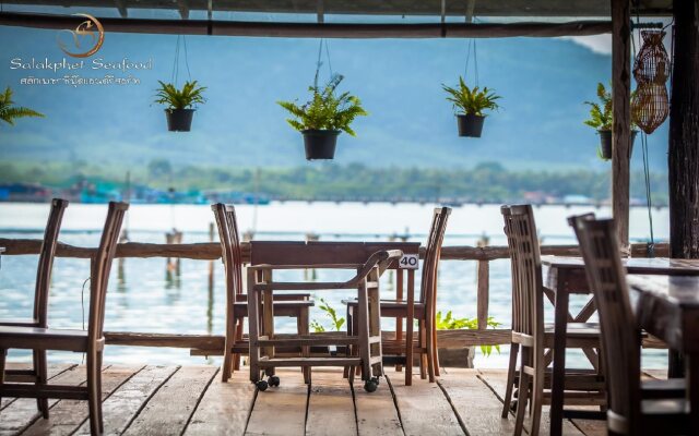 Salakphet Resort