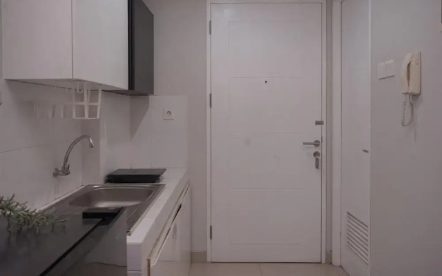 Cozy And Homey Studio At Trimezia Beverly 90210 Apartment
