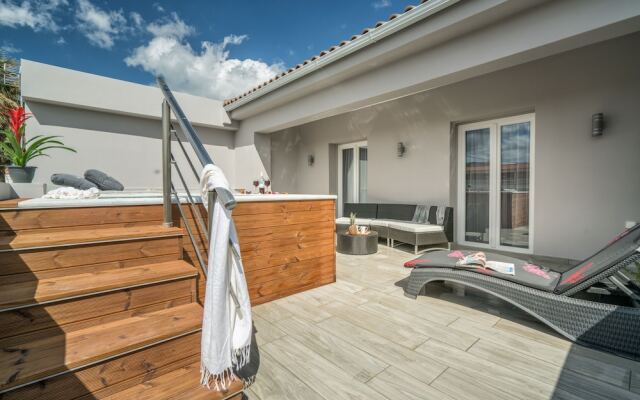 Savvas Luxury Suites