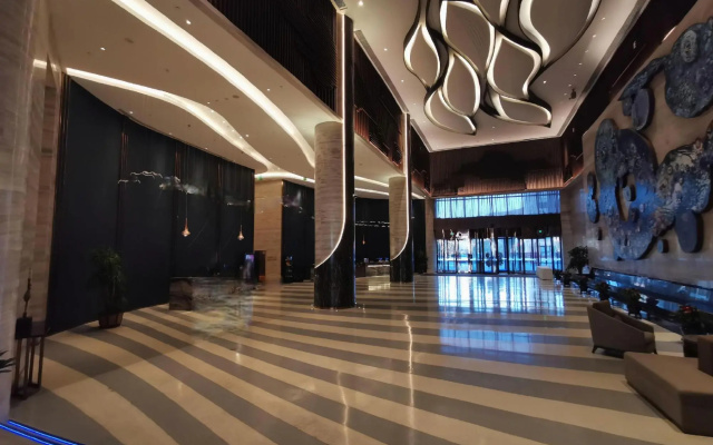 Qilu Luxury Blue Horizon Hotel – Lobby – Weihai