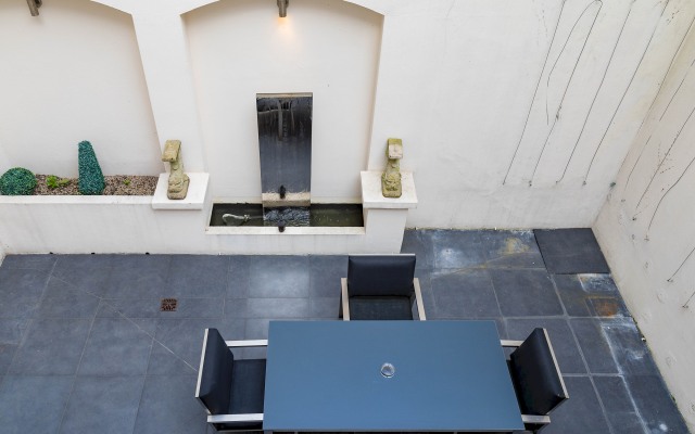 3-bed 3-bath with a private patio in Belgravia