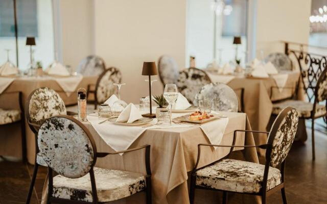Martiness Hotel