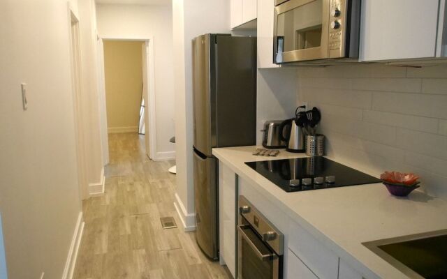 Newly Renovated 2BR Townhome