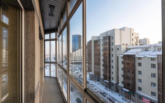 Пять звезд на Ленина 24