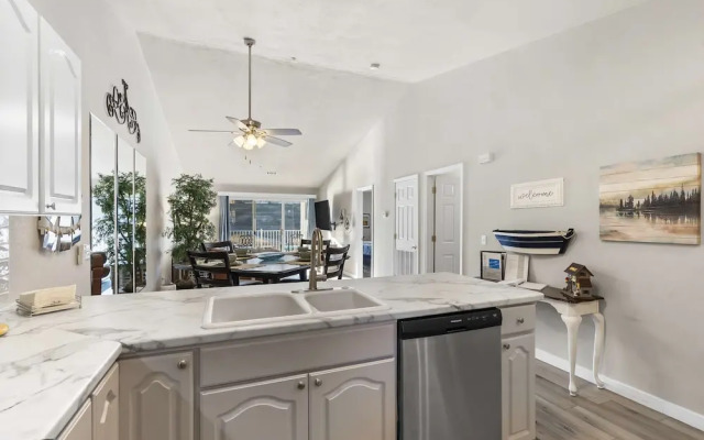 Calm Waters Condo Sleeps 4