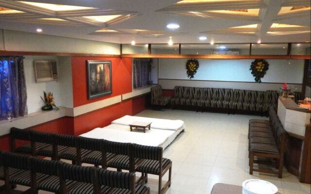Hotel Raviraj