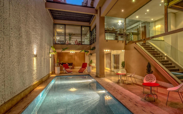 Yaad City Hotel