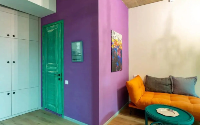 Bright & Stylish Studio In The Heart Of Tbilisi