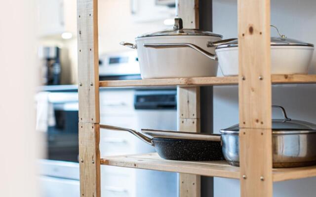 Niska’s Den by Revelstoke Vacations