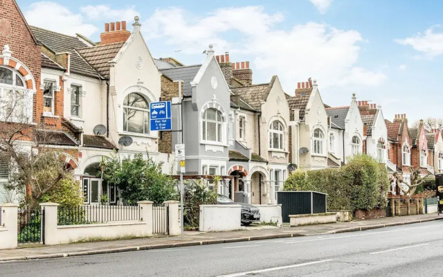 Stylish 3B Fulham Flat Garden near Thames & Tube