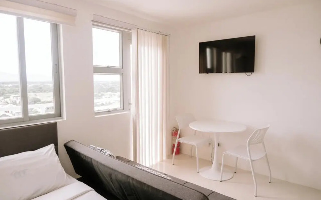 Chic & Cozy Metro Hideout