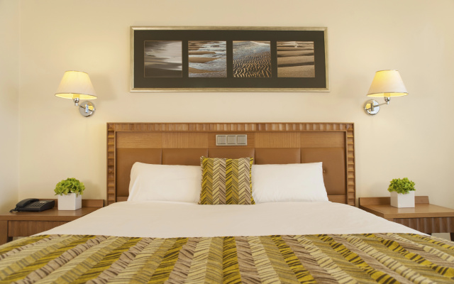 Ajax Hotel - Image 6