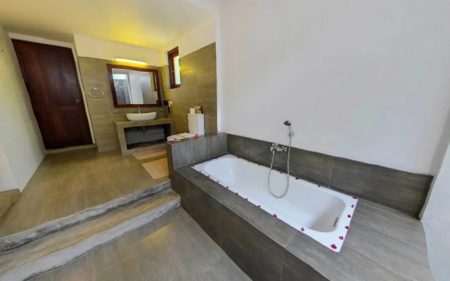 Ehalagala Lake Resort
