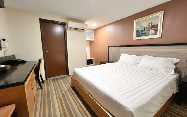 Hallmark Express Hotel