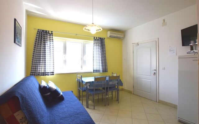 Modern Apartment in Pula With Swimming Pool