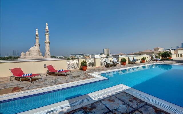 Beach Hotel Apartment