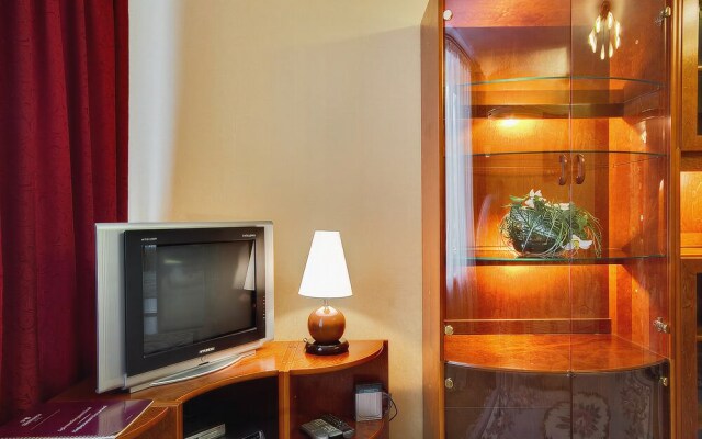 LikeHome Apartments Polyanka