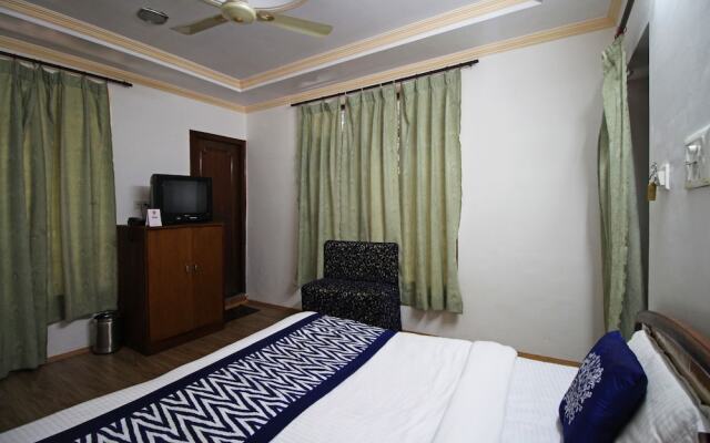 OYO 5459 Hotel Doll's Inn