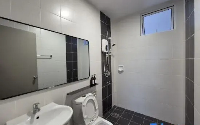 Homexuite Vacation @ Utama South