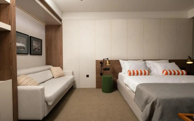 Infinity Hotel & More