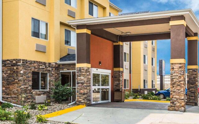 Comfort Inn & Suites Waterloo - Cedar Falls