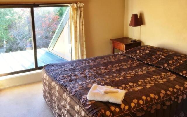 Woodlands Motels and Apartments