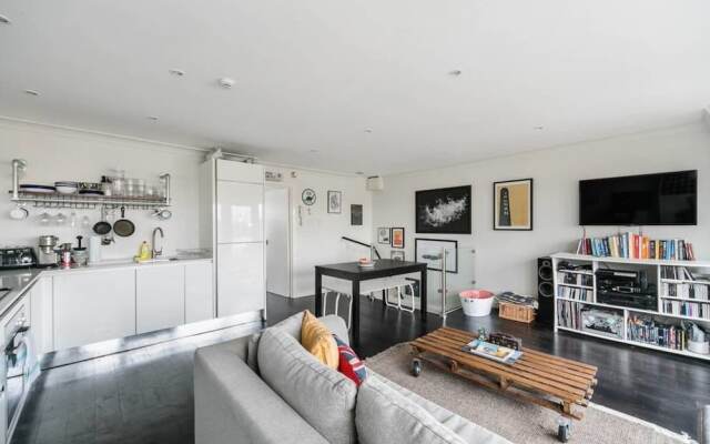 Spacious 1bed W/balcony, 15mins to Notting Hill