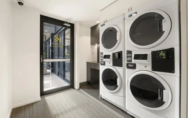 Braddon Studio: Parking & BBQ